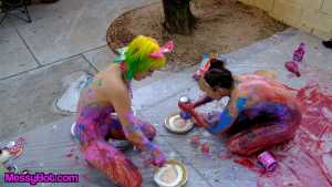 audra-and-orian-cute-girls-sploshing-tog