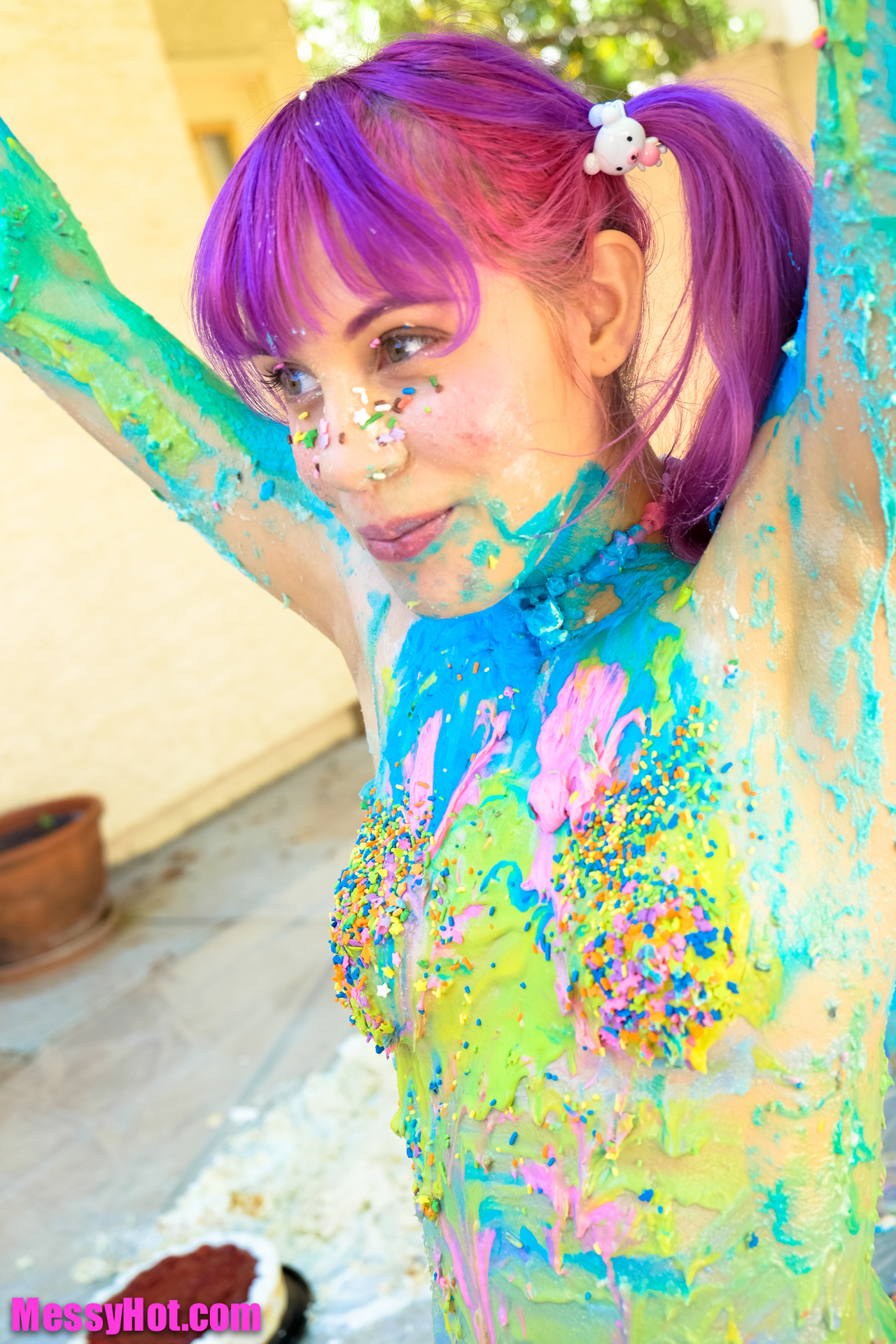 audra-custard-filled-cake-mess_main.jpg