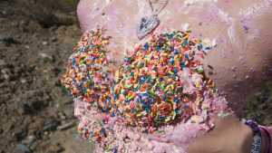 cash-nasty-makes-a-mess-in-the-desert_5.