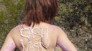 cash-nasty-makes-a-mess-in-the-desert_7.