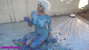chikkin-sploshes-with-a-corset_13.jpg