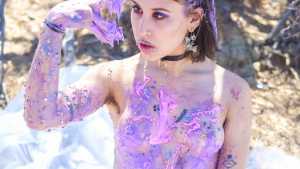douxx-spectre-goth-sploshing-in-the-dese