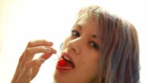 laloui-sploshing-with-a-custar_4.jpg