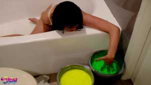 leda-gets-slimed-in-her-very-first-gunge