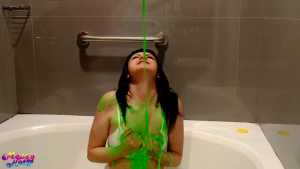 leda-gets-slimed-in-her-very-first-gunge