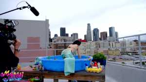 lum-makes-a-mess-on-the-rooftops-of-los_