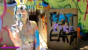 lumchan-messy-at-the-abandoned-old-zoo_1
