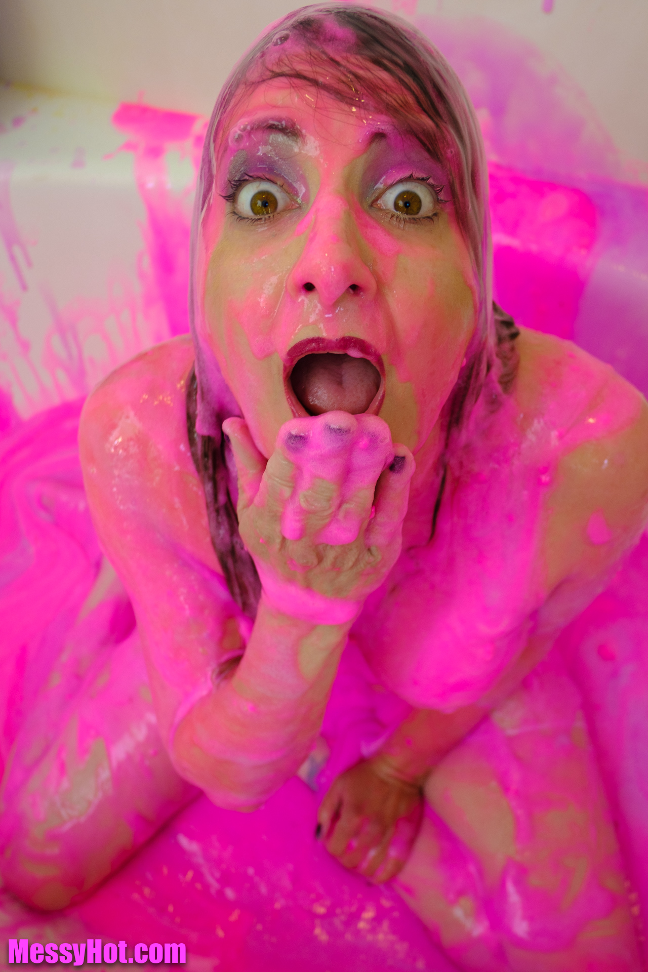 raunchy-roxxy-her-first-orgasmic-slime-e