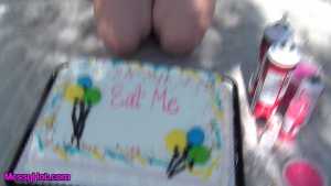 sally-jupiters-first-cake-po_2.jpg