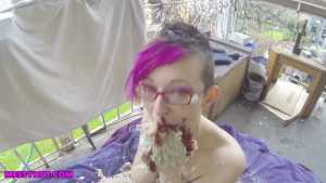 sophia-meow-sploshing-on-her-patio_13.jp