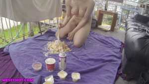 sophia-meow-sploshing-on-her-patio_4.jpg