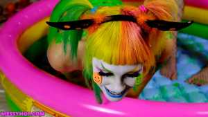 ultrahappy-and-harley-greens-a-clown-pai