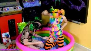 ultrahappy-and-harley-greens-a-clown-pai